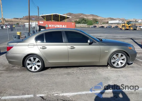 2007 BMW 530I из США, поврежденный, VIN WBANE73547CM48772